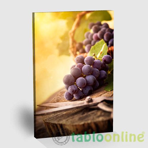 FRESHLY HARVESTED GRAPES  TABLO